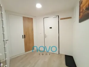 Pronájem bytu 2+kk, Praha - Smíchov, Plzeňská, 37 m2