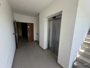 Pronájem bytu 1+kk, Praha - Libeň, Pod plynojemem, 36 m2