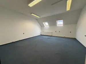 Pronájem kanceláře, Praha - Libuš, Libušská, 130 m2