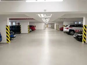 Pronájem garážového stání, Kladno, Jaroslava Holečka, 10 m2