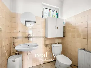 Pronájem komerční nemovitosti, Hladov, 3500 m2