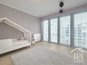 Pronájem bytu 4+kk, Praha - Karlín, U Mlýnského kanálu, 120 m2