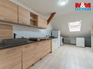 Pronájem atypického bytu, Sokolov, Staré náměstí, 200 m2