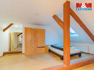 Pronájem atypického bytu, Sokolov, Staré náměstí, 200 m2