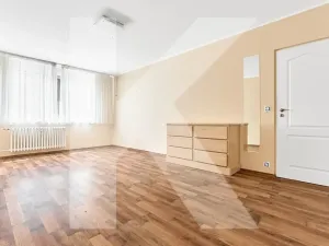 Prodej bytu 3+1, Karlovy Vary, Klínovecká, 86 m2