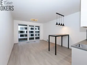 Pronájem bytu 1+kk, Praha - Hloubětín, Poděbradská, 33 m2