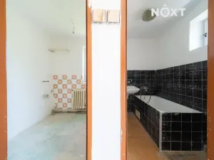 Prodej rodinného domu, Karviná, nám. Ondry Foltýna, 180 m2