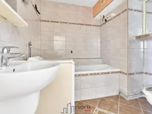 Prodej bytu 2+1, Karlovy Vary, Anglická, 48 m2