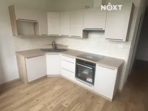 Pronájem bytu 2+1, Jindřichův Hradec, sídliště Vajgar, 65 m2