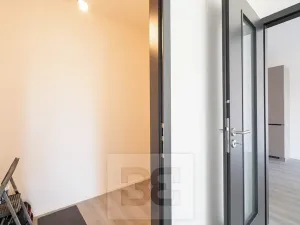 Pronájem bytu 2+kk, Praha - Vysočany, Poděbradská, 51 m2