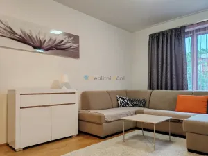 Pronájem bytu 1+kk, Praha - Smíchov, U Nikolajky, 39 m2