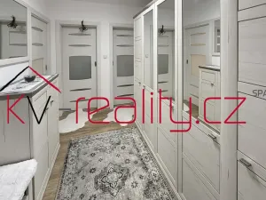 Pronájem bytu 2+1, Karlovy Vary, Klínovecká, 64 m2