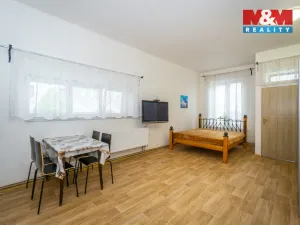 Pronájem bytu 1+kk, Holice, Husova, 38 m2