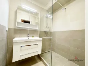 Pronájem bytu 3+1, Praha - Dejvice, Evropská, 93 m2