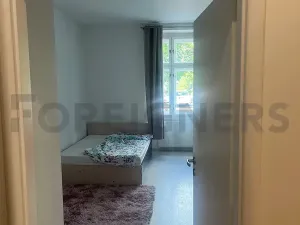 Pronájem pokoje, Hradec Králové, náměstí 5. května, 18 m2