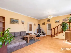 Prodej rodinného domu, Zlonín, Hlavní, 247 m2