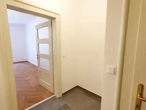 Pronájem bytu 1+kk, Praha - Vinohrady, Slezská, 26 m2