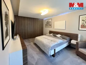 Prodej rodinného domu, Knovíz, 214 m2