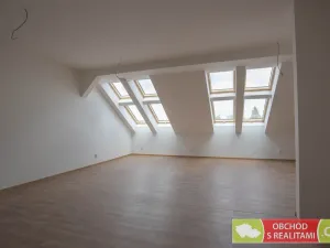 Pronájem kanceláře, Říčany, 17. listopadu, 61 m2