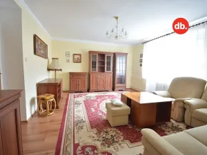Prodej bytu 2+1, Ostrov, Luční, 64 m2