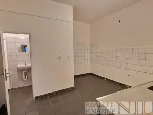 Pronájem obchodního prostoru, Dobřany, Školní, 79 m2