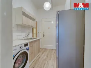 Prodej bytu 1+kk, Plzeň - Lobzy, Rokycanská, 30 m2