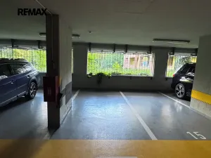 Pronájem garážového stání, Praha - Vokovice, K Červenému vrchu, 12 m2