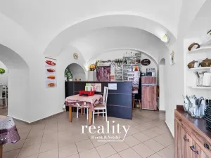 Pronájem obchodního prostoru, Znojmo, Horní náměstí, 115 m2