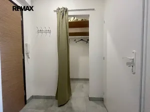 Pronájem bytu 1+1, Praha - Modřany, Botevova, 29 m2