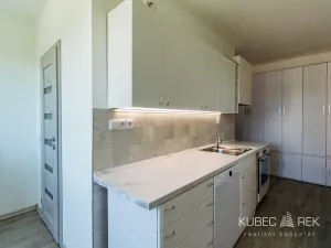 Pronájem bytu 3+1, Tábor, Helsinská, 72 m2