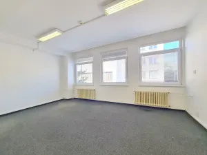 Pronájem kanceláře, Jihlava, Polenská, 250 m2