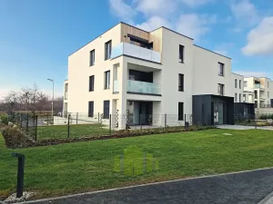 Pronájem garážového stání, Olomouc, Hněvotínská, 13 m2