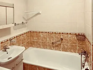 Pronájem bytu 1+kk, Karlovy Vary, Waldertova, 39 m2