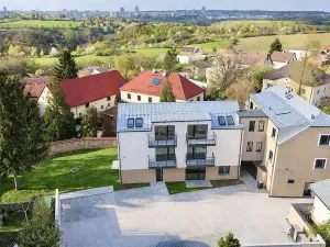 Prodej bytu 5+kk, Praha - Holyně, náměstí Pod lípou, 150 m2