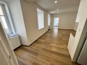 Pronájem bytu 2+kk, Bělá pod Bezdězem, Masarykovo náměstí, 41 m2