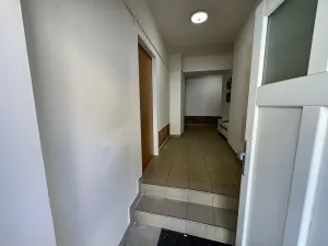 Pronájem bytu 2+kk, Bělá pod Bezdězem, Masarykovo náměstí, 41 m2