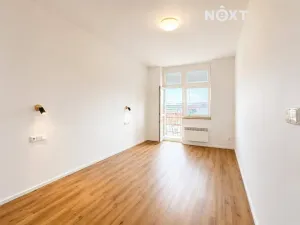 Pronájem bytu 2+kk, Praha - Vršovice, Bulharská, 46 m2