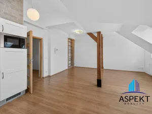 Pronájem bytu 2+kk, Praha - Holešovice, Poupětova, 64 m2