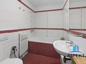 Pronájem bytu 2+kk, Praha - Holešovice, Poupětova, 64 m2