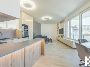 Pronájem bytu 2+kk, Praha - Vysočany, Čerpadlová, 60 m2