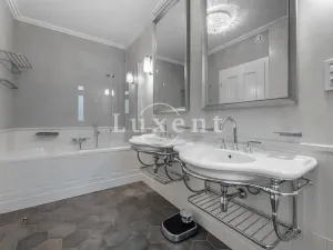 Prodej bytu 4+kk, Karlovy Vary, Vřídelní, 162 m2