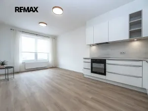 Pronájem bytu 2+kk, Praha - Hlubočepy, Divíškové, 3578 m2