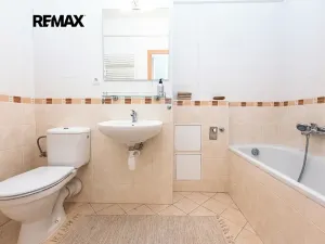 Prodej bytu 2+kk, Praha - Hlubočepy, Kováříkova, 37222 m2
