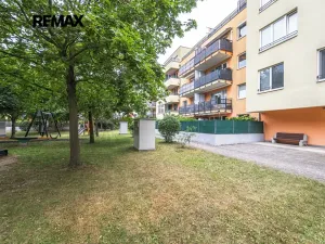 Prodej bytu 2+kk, Praha - Hlubočepy, Kováříkova, 37222 m2