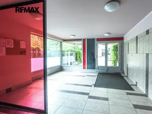 Prodej bytu 2+kk, Praha - Hlubočepy, Kováříkova, 37222 m2