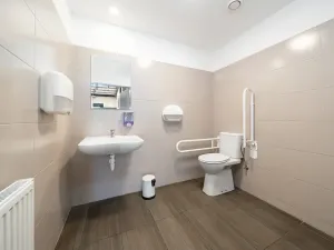 Pronájem obchodního prostoru, Říčany, Černokostelecká, 73 m2