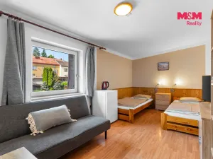 Prodej ubytování, Lomnice nad Popelkou, Poděbradova, 600 m2