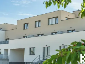 Prodej bytu 1+kk, Praha - Satalice, Za Novákovou zahradou, 32 m2