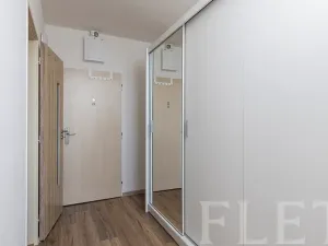 Pronájem bytu 2+kk, Praha - Prosek, Zárybská, 41 m2