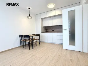 Pronájem bytu 2+kk, Hostivice, Cihlářská, 40 m2